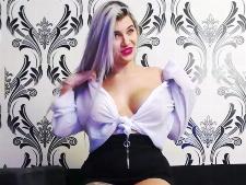 Performances sexuelles par webcam avec notre cam érotique dame Lorehottie, origine Europe
