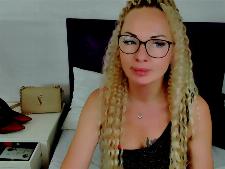 La webcam girl européenne JoanaKiss lors de 1 de ses émissions sexuelles par webcam