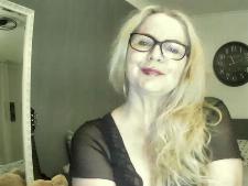 Notre webcam dame montre der behamaat F partie de poitrine pour le chat sexuel