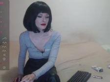 Performances sexuelles par webcam avec notre excitante webcam girl Emmily, origine Arabie