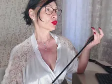 Image érotique de la belle silhouette de cam babe SheWhoKnows