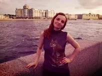 Suivez votre maîtresse et succombez à son charme