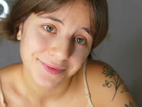 Je te taquine avec ma langue espiègle