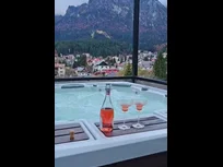 Je t'attends au bord de l'eau